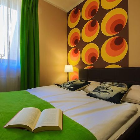 Glow Hostel Vratislav Exteriér fotografie