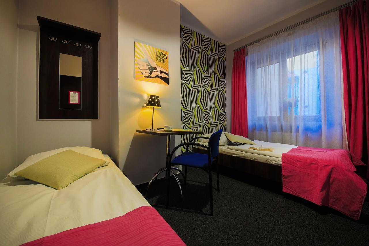 Glow Hostel Vratislav Exteriér fotografie