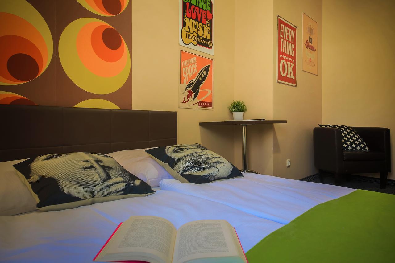 Glow Hostel Vratislav Exteriér fotografie