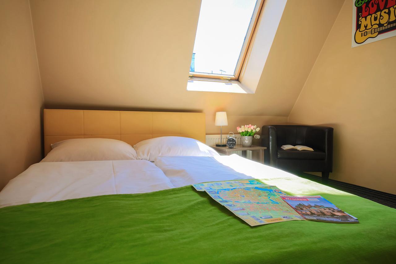 Glow Hostel Vratislav Exteriér fotografie