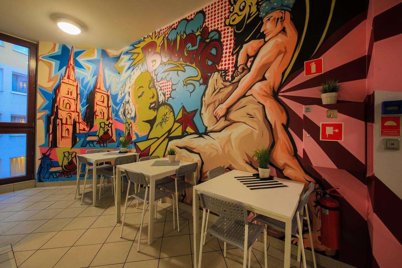 Glow Hostel Vratislav Exteriér fotografie